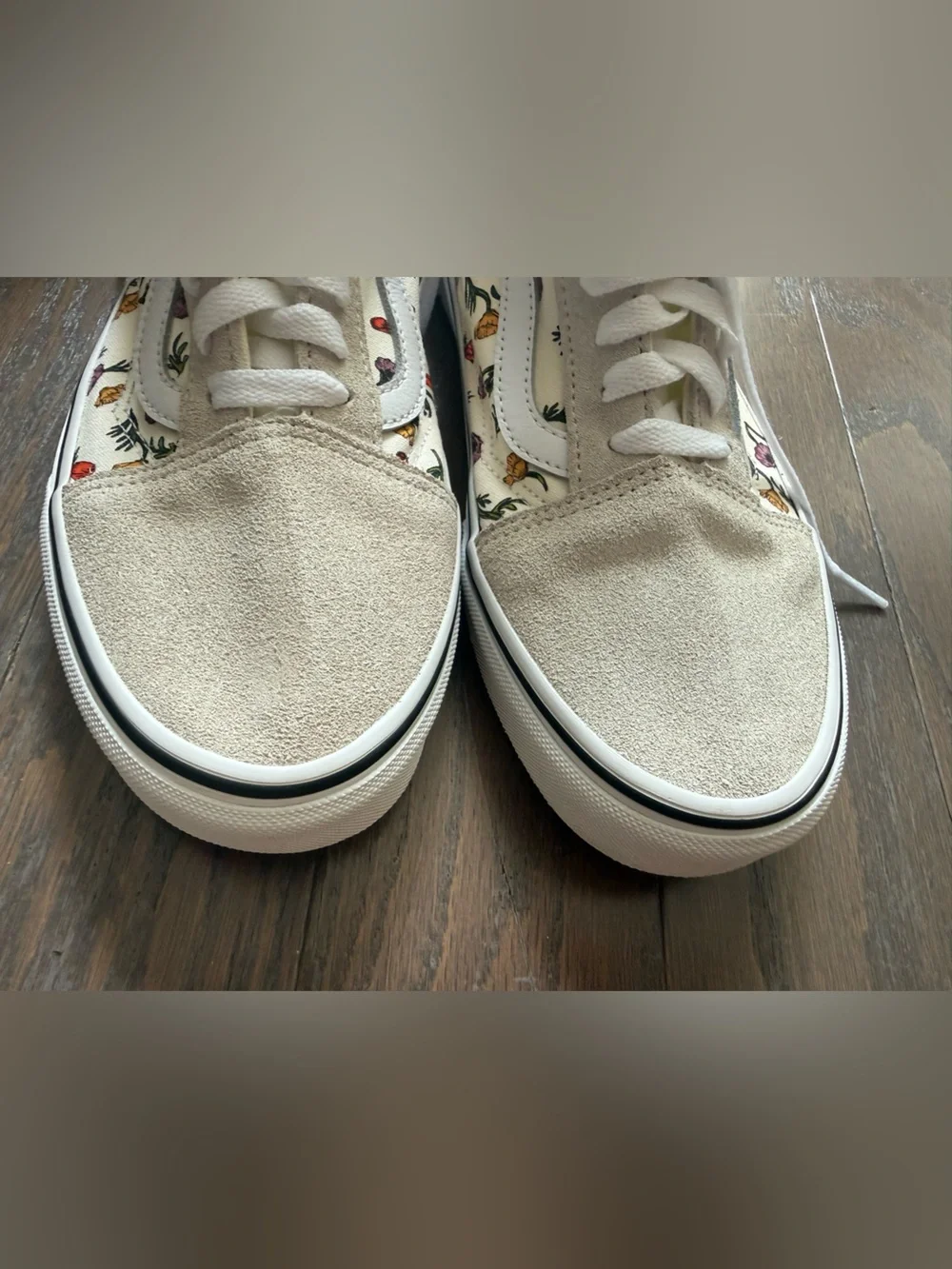 Vans Old Skool Floral Shoes sneakers woman’s size 10.5 cream suede